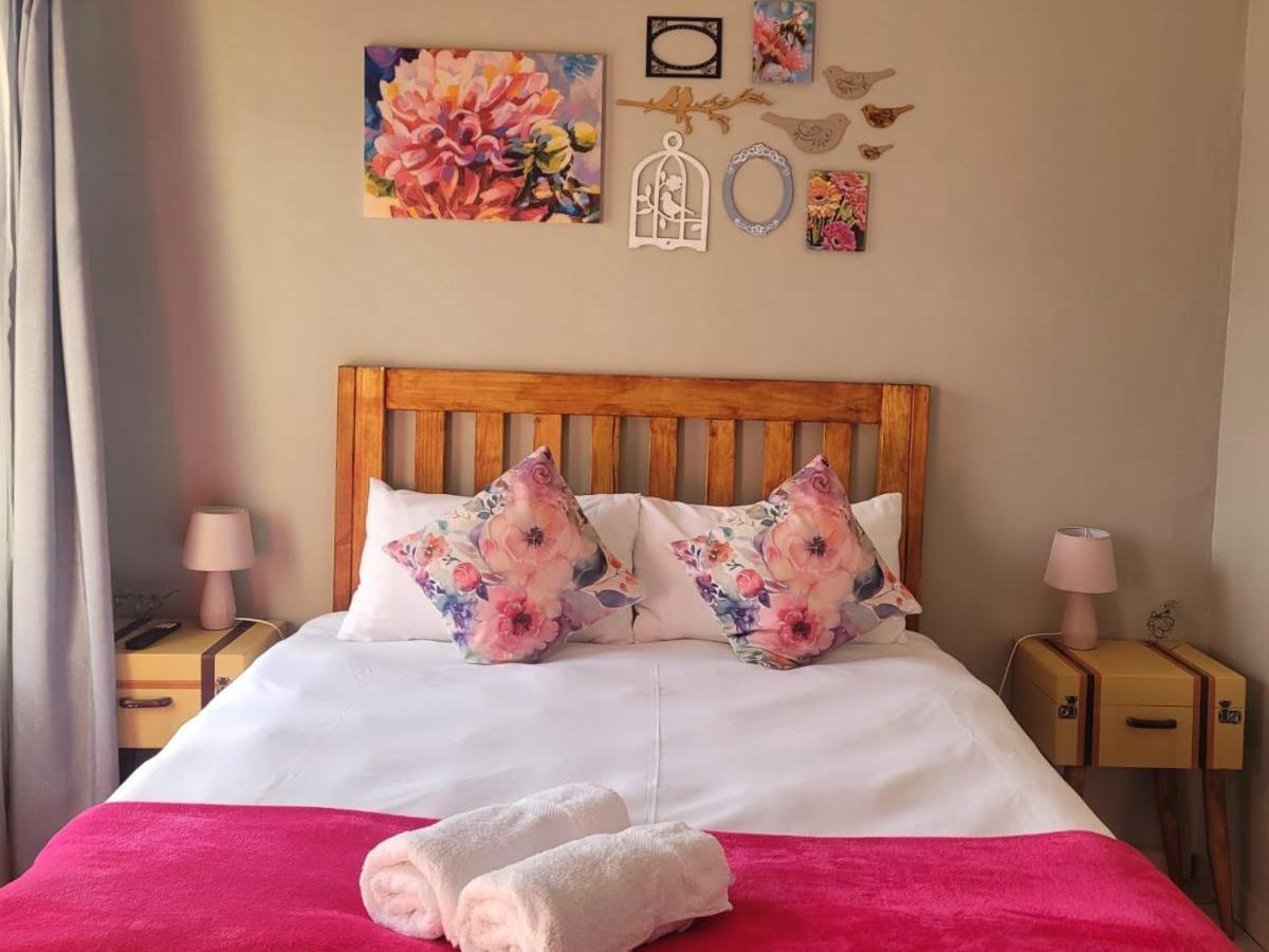 Cobblestone Court Hotel Colesberg Quarto foto